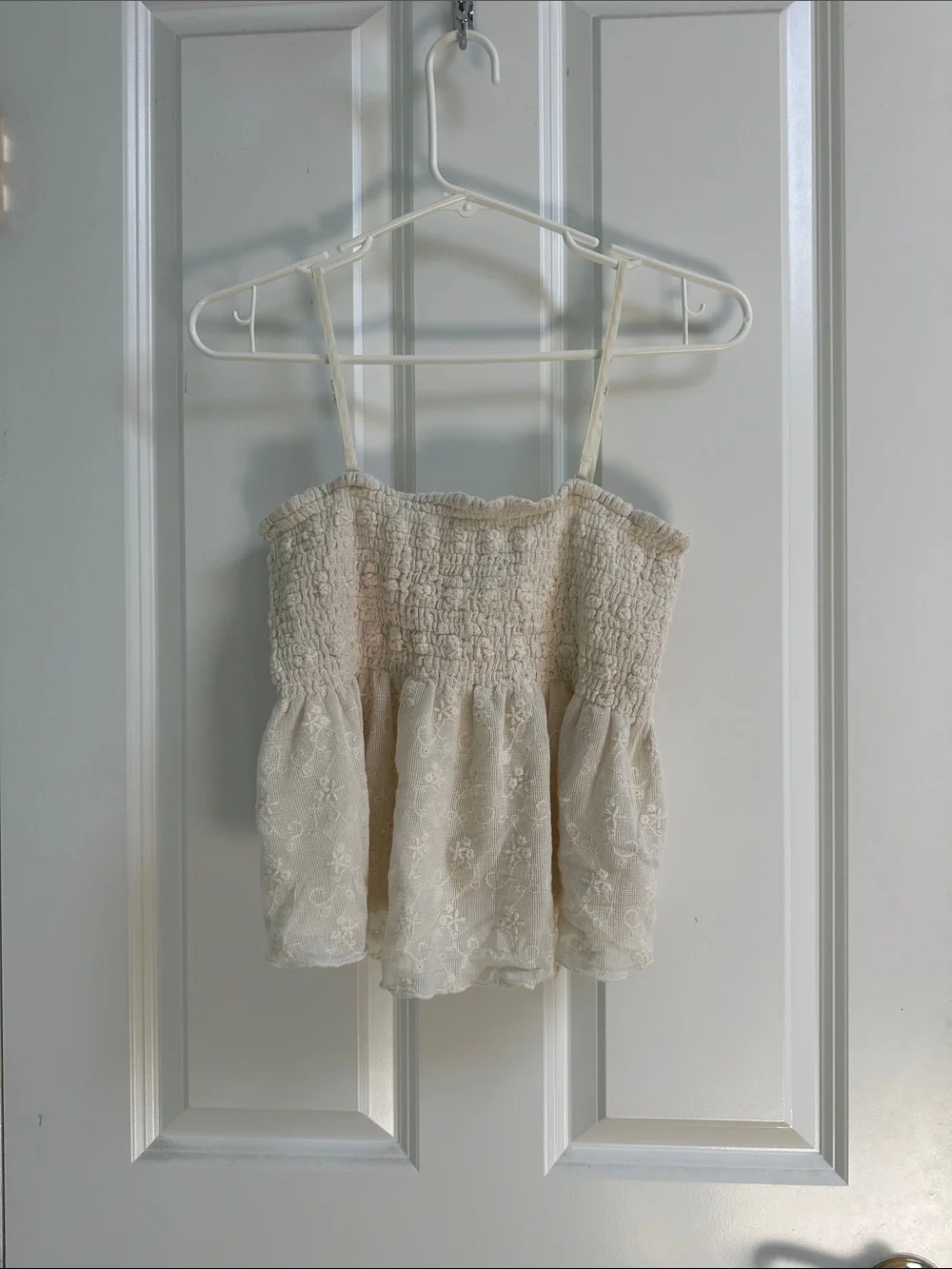 American Eagle Outfitters Cream Smocked Lace Peplum Cami - Picture 1 of 3